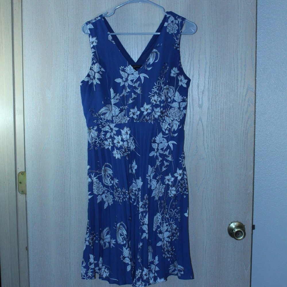 BANANA REPUBLIC V-neck Pleated Blue and Floral Midi Dress
